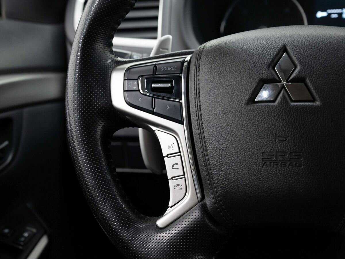 Mitsubishi Pajero Sport 2017 года с пробегом. Фото: #14