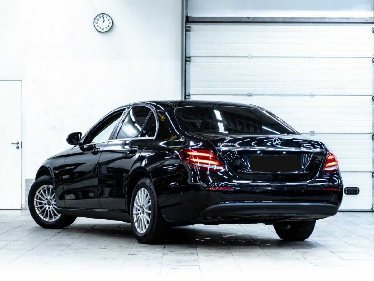 Mercedes-Benz E-Класс 2018 года с пробегом. Фото: #2