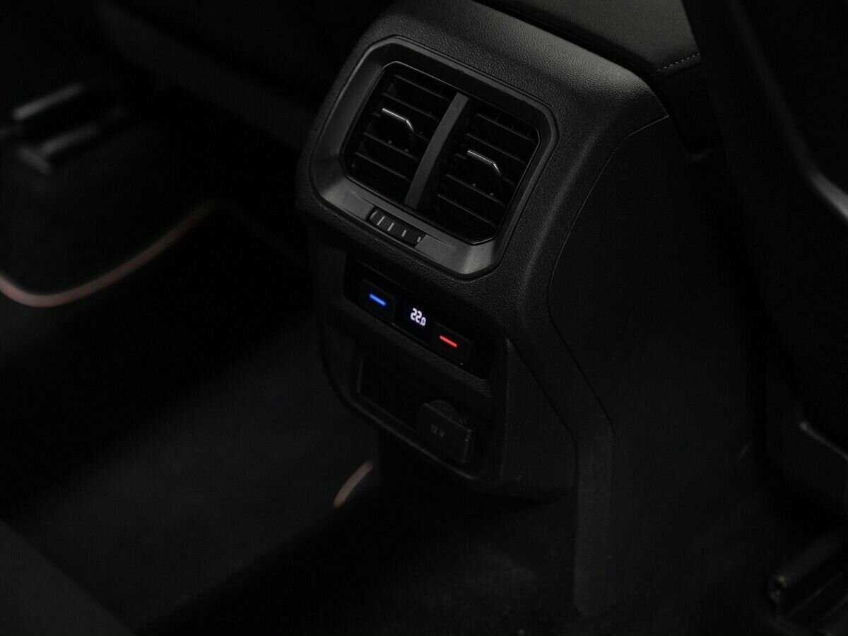 Volkswagen Tiguan 2018 года с пробегом. Фото: #9