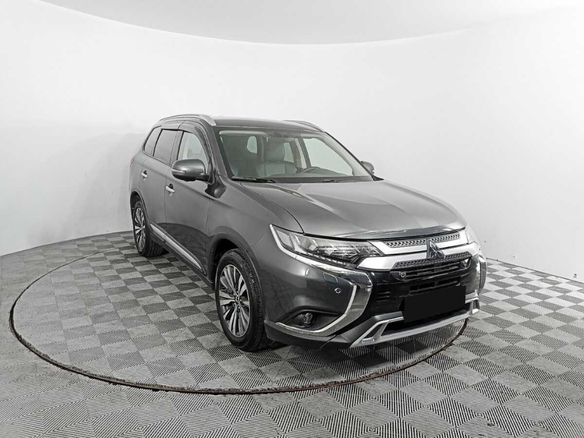 Mitsubishi Outlander 2021 года с пробегом. Фото: #2