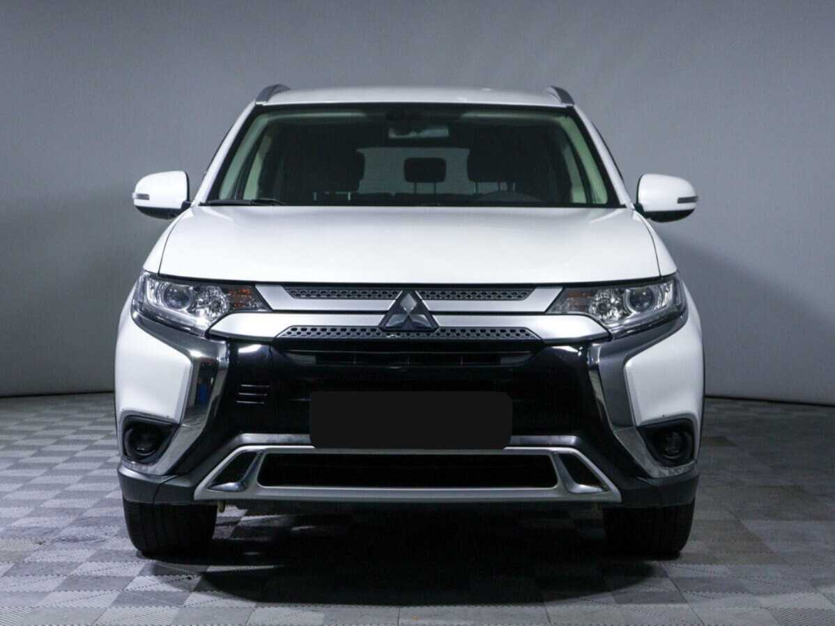 Mitsubishi Outlander 2018 года с пробегом. Фото: #1