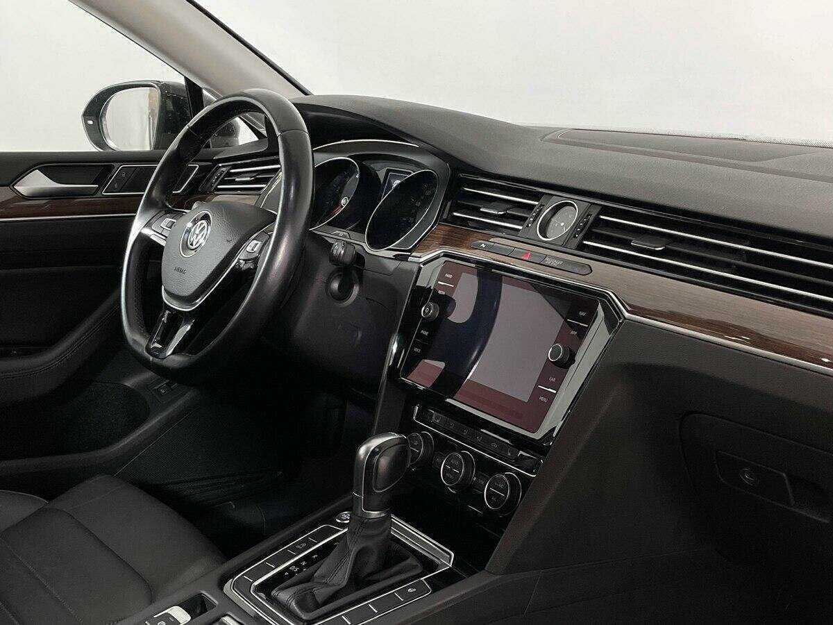 Volkswagen Passat 2018 года с пробегом. Фото: #6