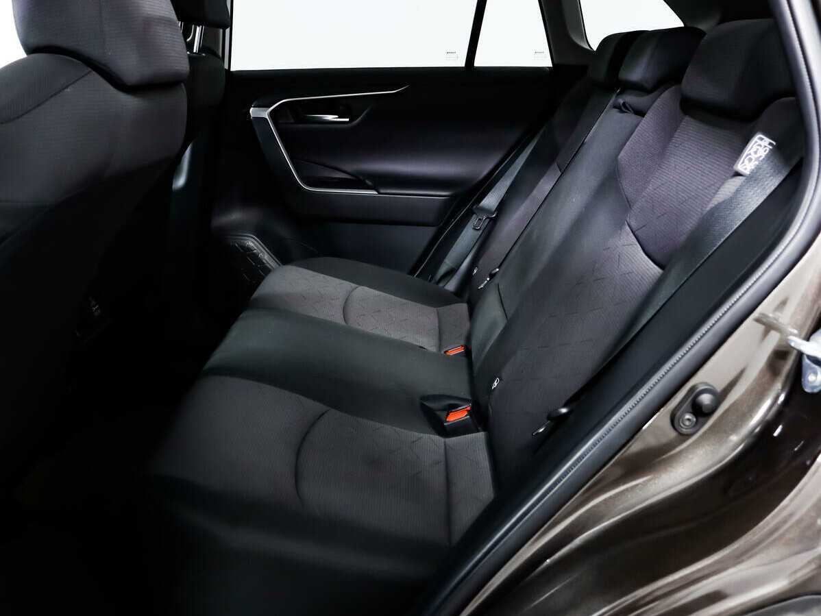 Toyota RAV4 2020 года с пробегом. Фото: #11