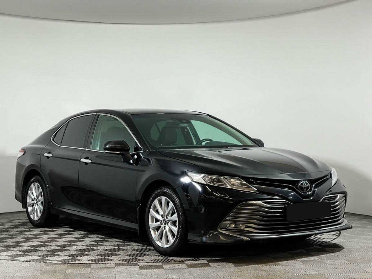 Toyota Camry 2018 года с пробегом. Фото: #2