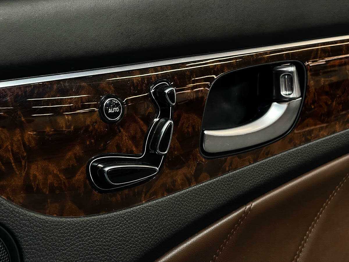 Hyundai Equus 2014 года с пробегом. Фото: #17