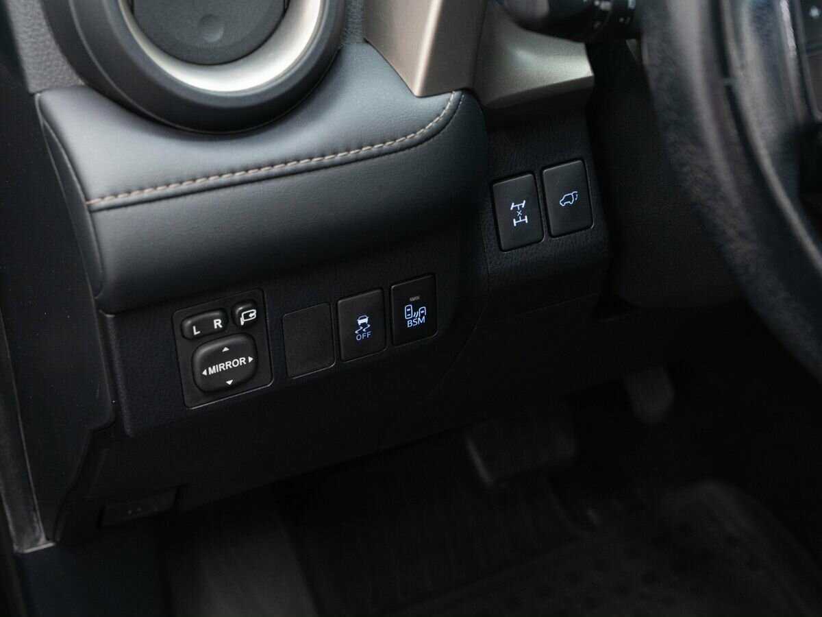 Toyota RAV4 2013 года с пробегом. Фото: #14