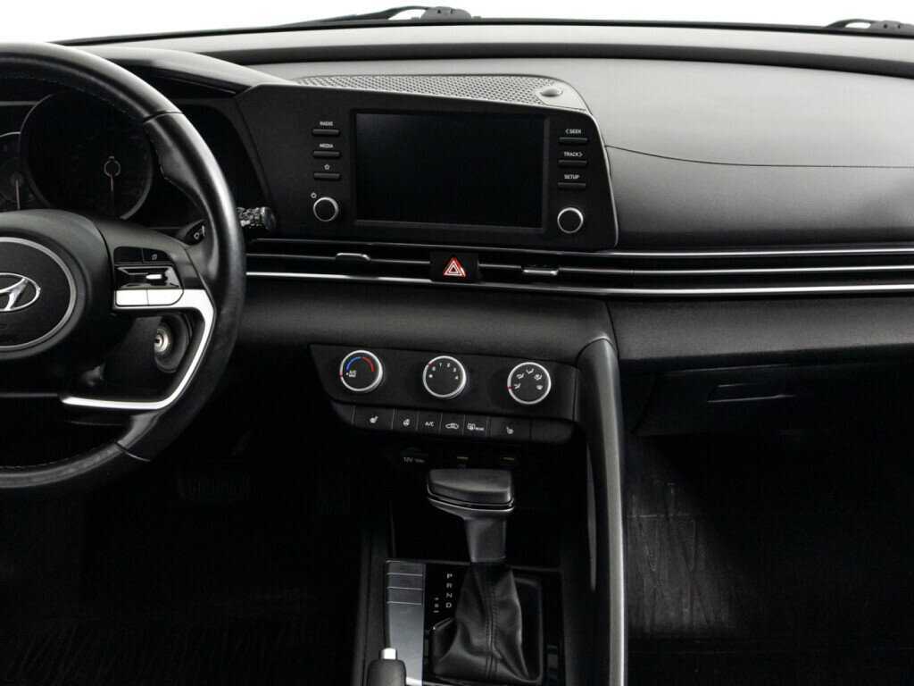 Hyundai Elantra 2021 года с пробегом. Фото: #13