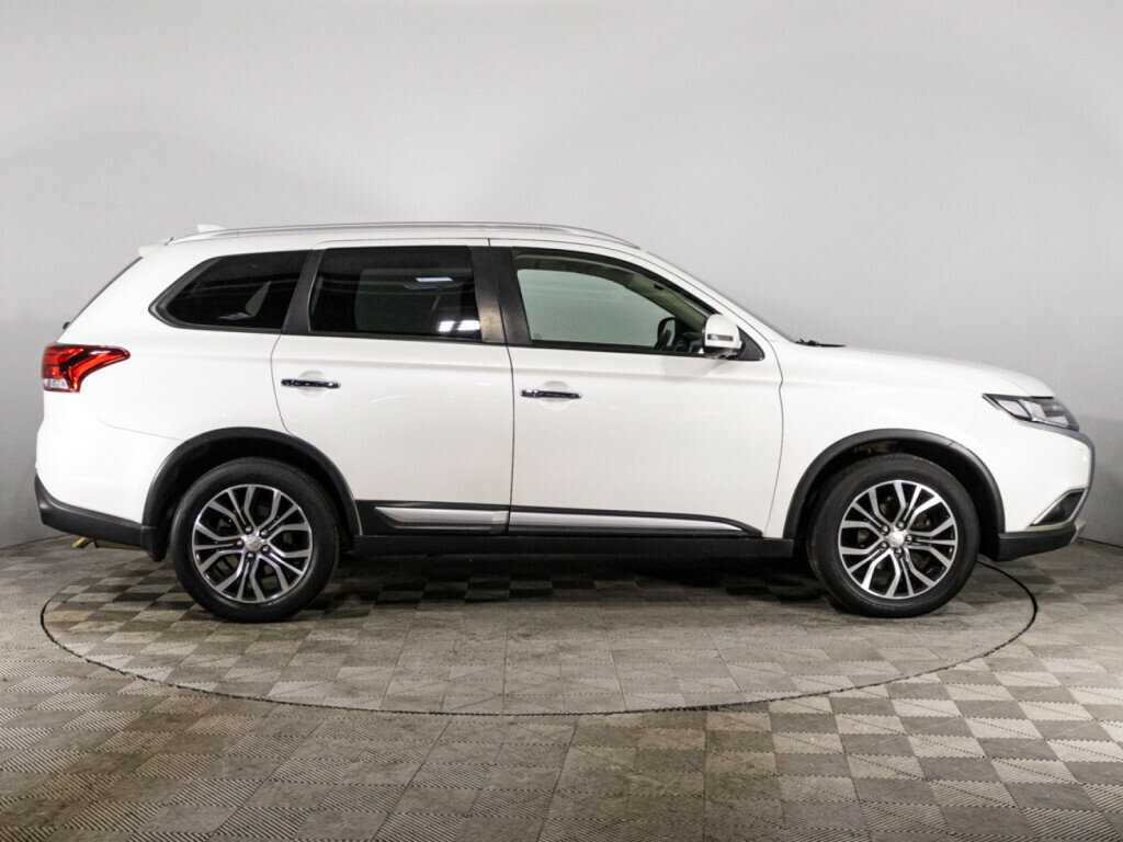 Mitsubishi Outlander 2018 года с пробегом. Фото: #3