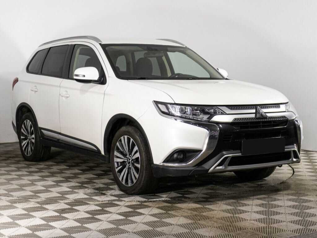 Mitsubishi Outlander 2020 года с пробегом. Фото: #2