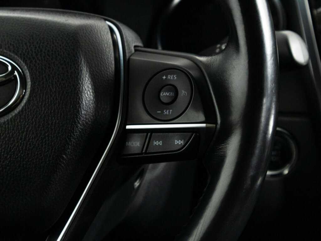 Toyota Camry 2021 года с пробегом. Фото: #18