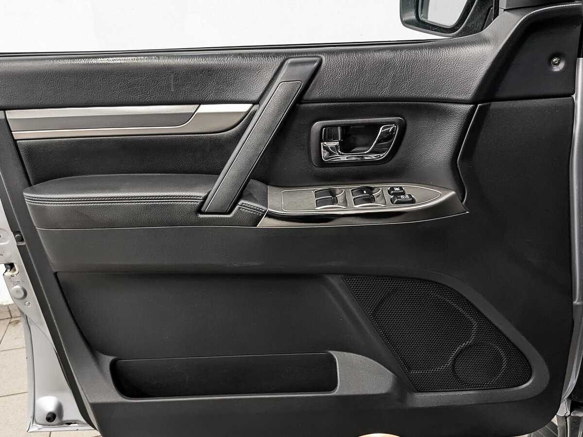 Mitsubishi Pajero 2014 года с пробегом. Фото: #18