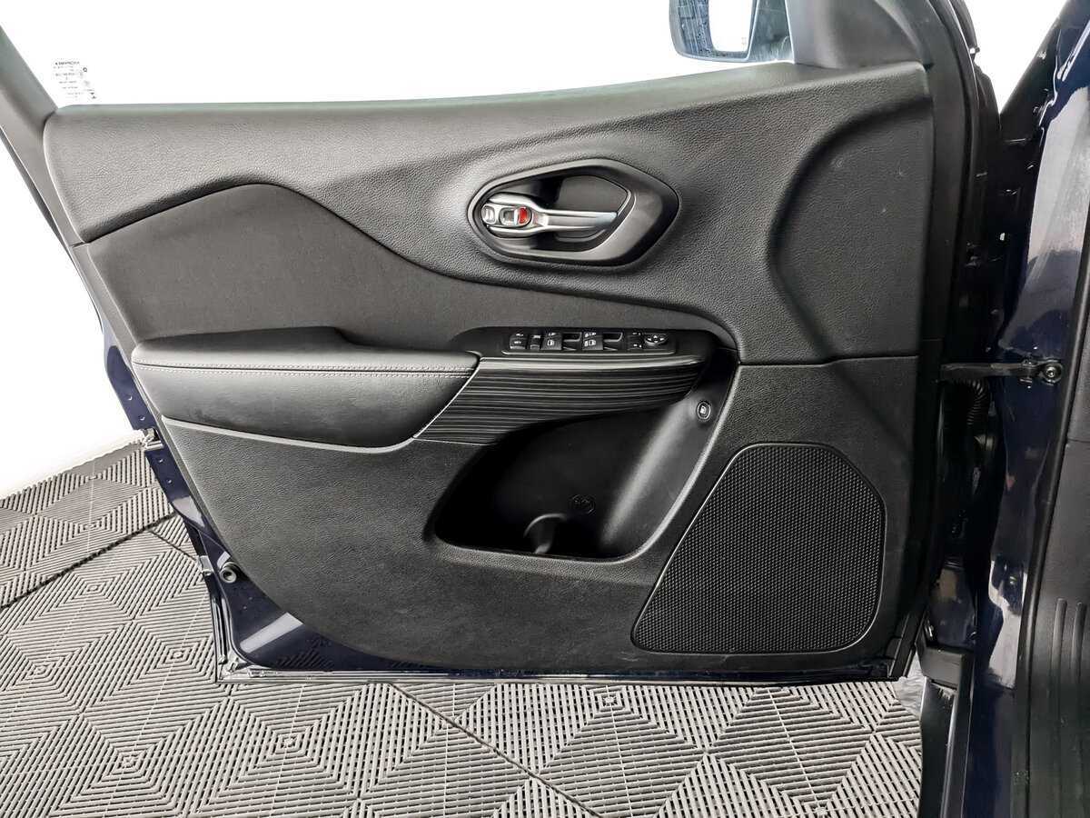 Jeep Cherokee 2014 года с пробегом. Фото: #18