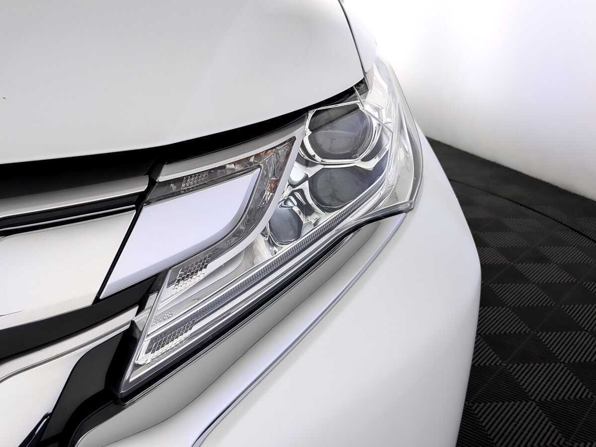 Mitsubishi Pajero Sport 2018 года с пробегом. Фото: #16