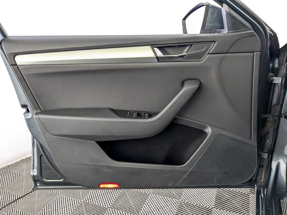 Skoda Superb 2019 года с пробегом. Фото: #18