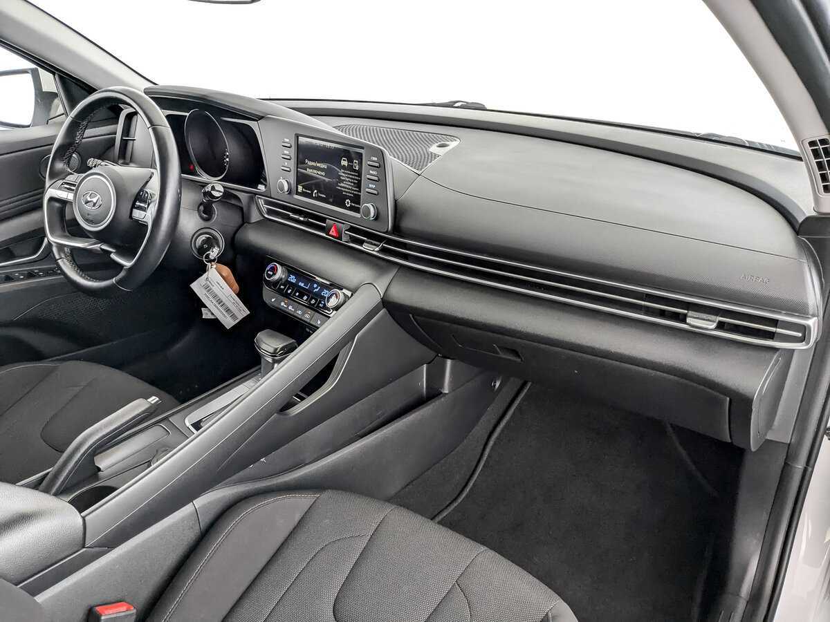 Hyundai Elantra 2021 года с пробегом. Фото: #10