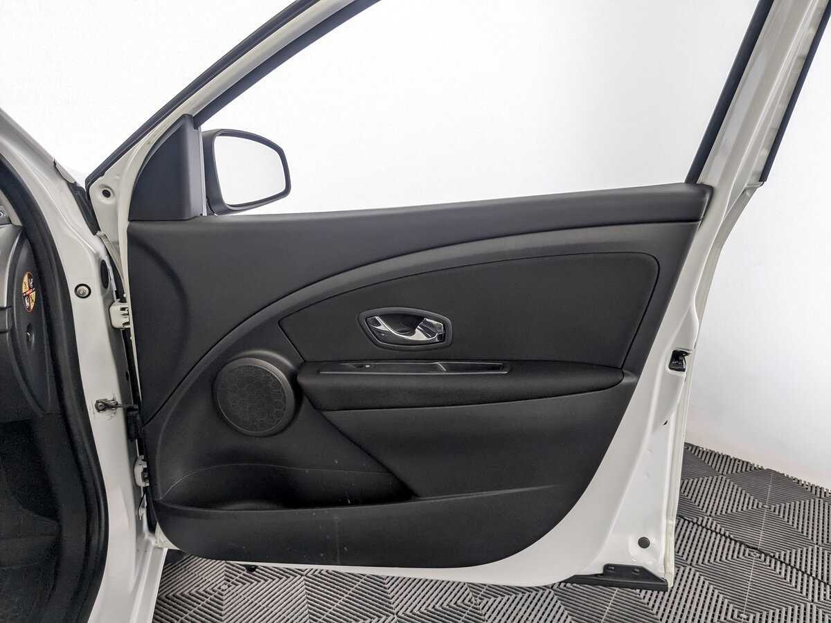 Renault Fluence 2013 года с пробегом. Фото: #22