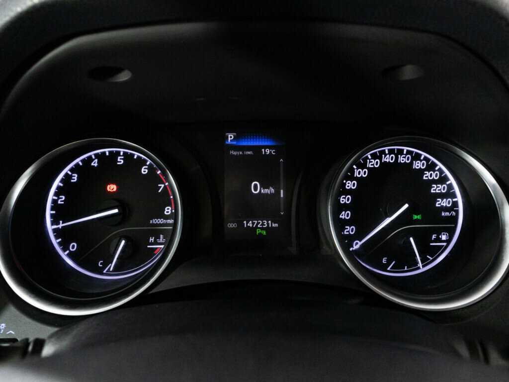 Toyota Camry 2018 года с пробегом. Фото: #11