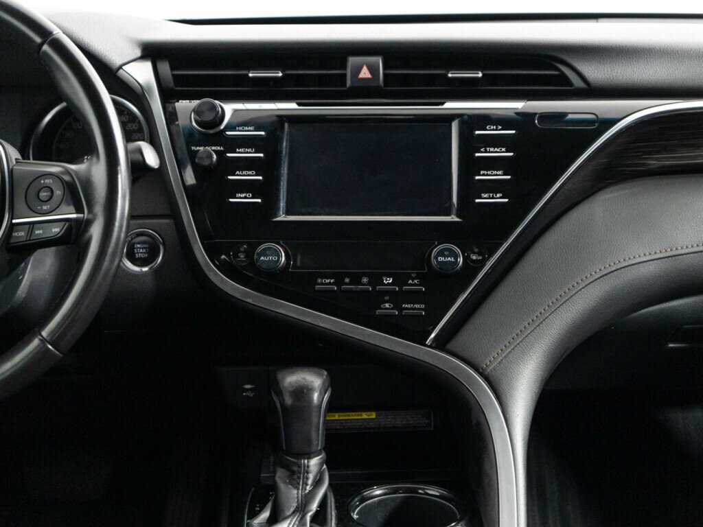 Toyota Camry 2018 года с пробегом. Фото: #13