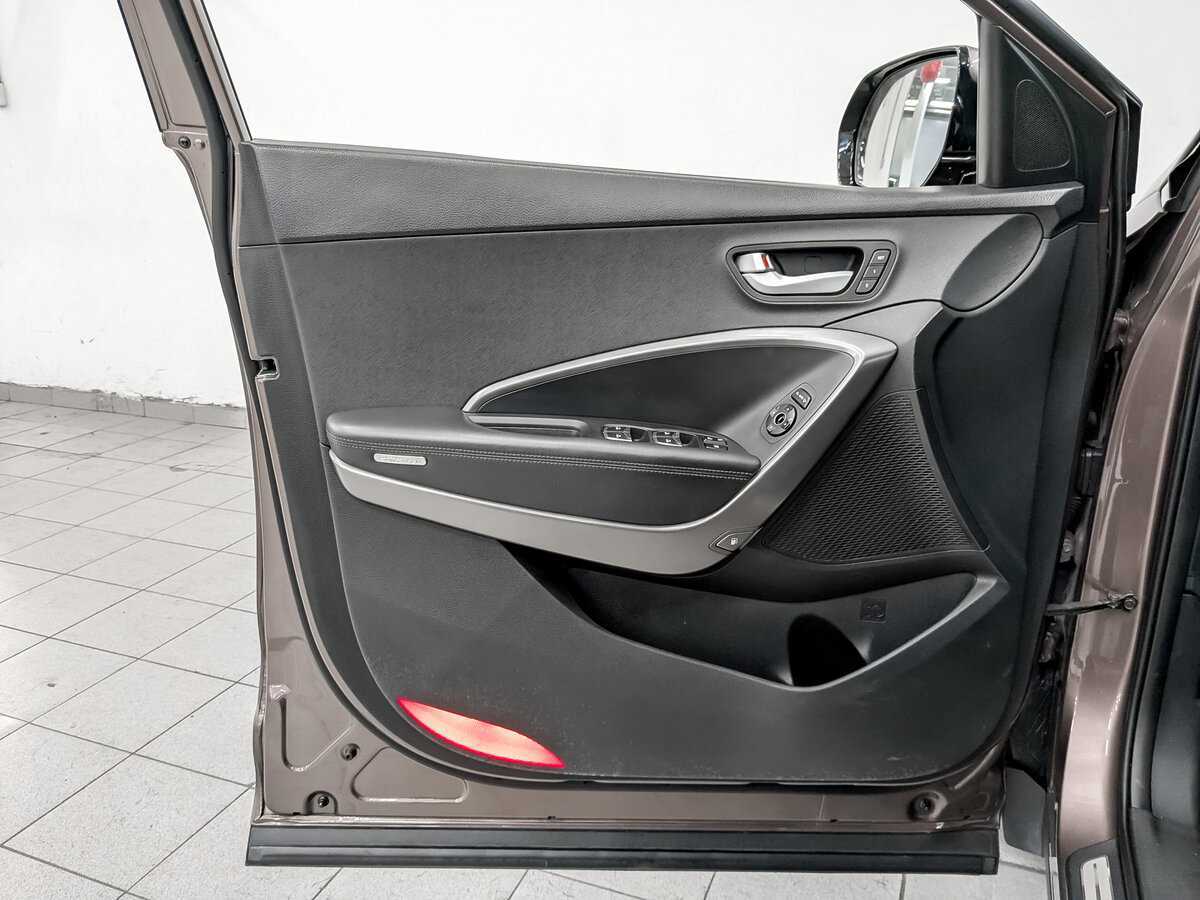 Hyundai Santa Fe 2015 года с пробегом. Фото: #16