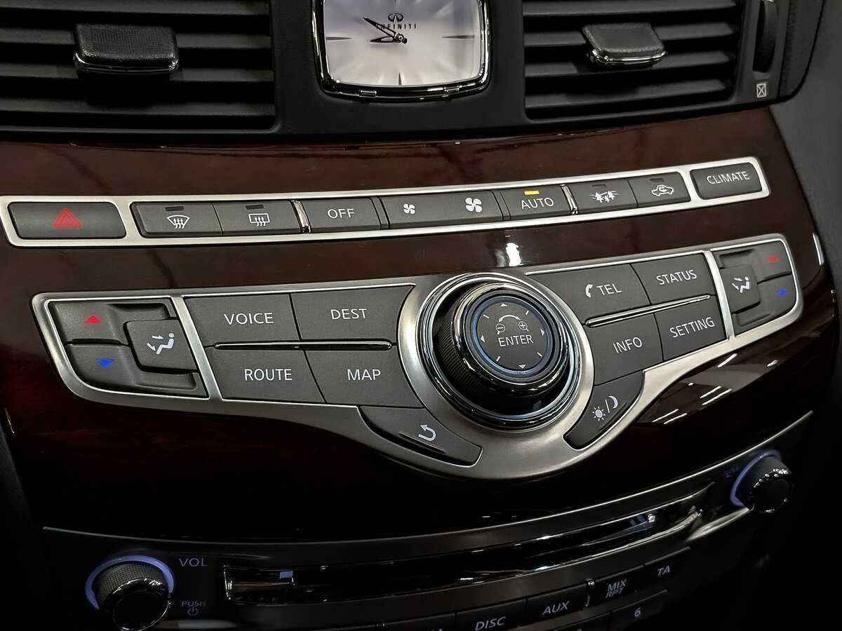 Infiniti Q70 2016 года с пробегом. Фото: #20