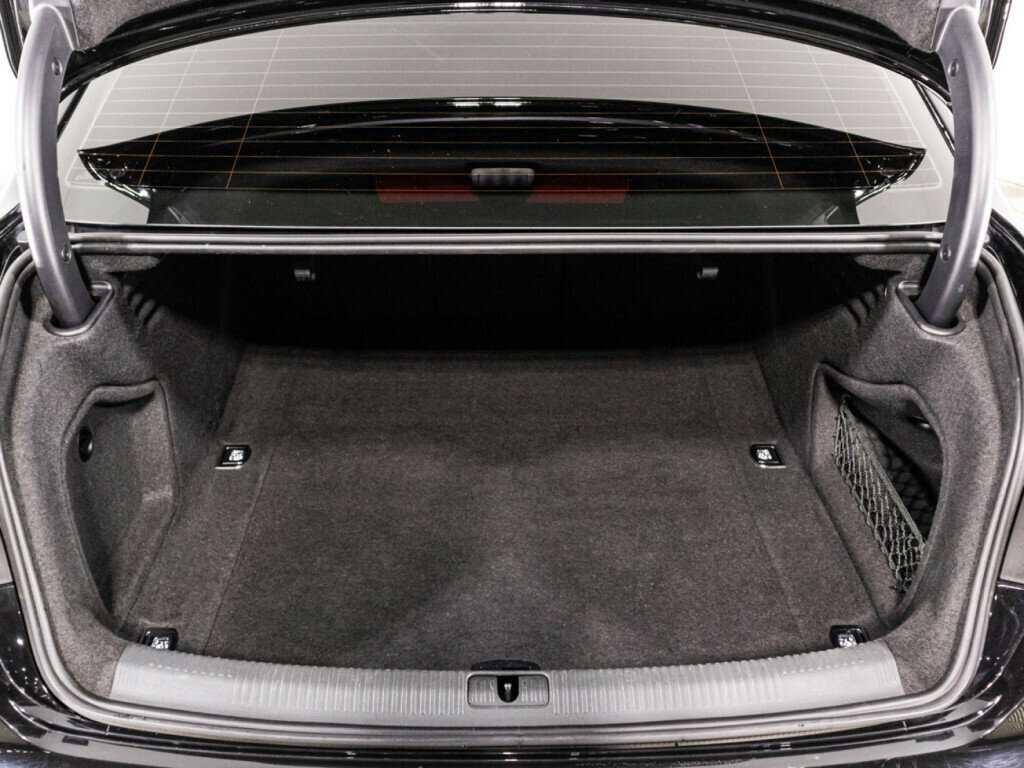 Audi A4 2019 года с пробегом. Фото: #14