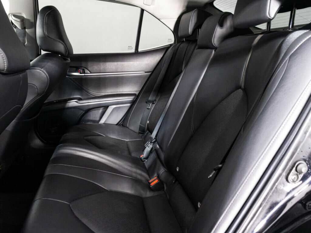 Toyota Camry 2021 года с пробегом. Фото: #9