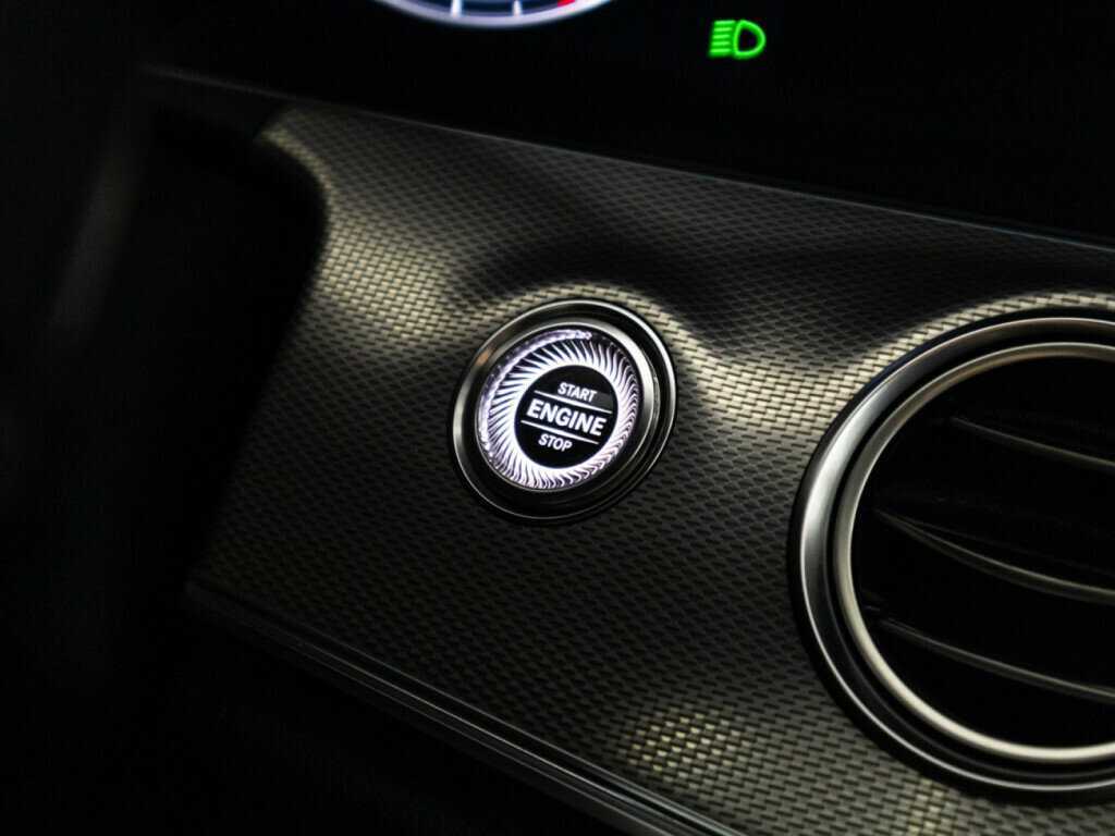Mercedes-Benz E-Класс 2018 года с пробегом. Фото: #19