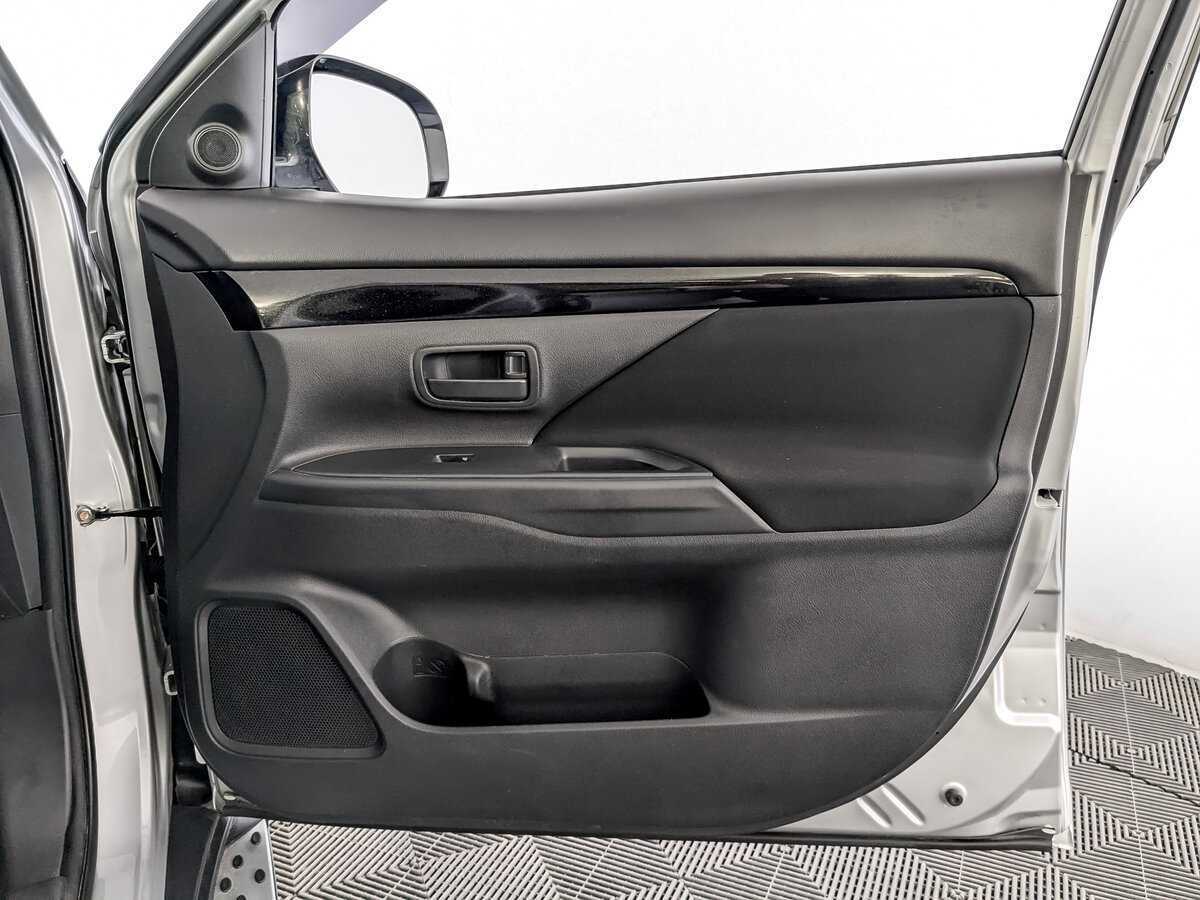 Mitsubishi Outlander 2019 года с пробегом. Фото: #23