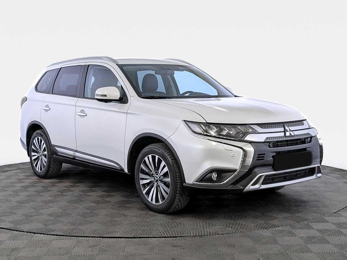 Mitsubishi Outlander 2021 года с пробегом. Фото: #2