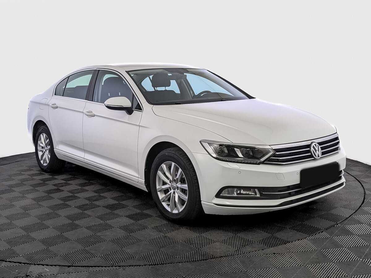 Volkswagen Passat 2019 года с пробегом. Фото: #2