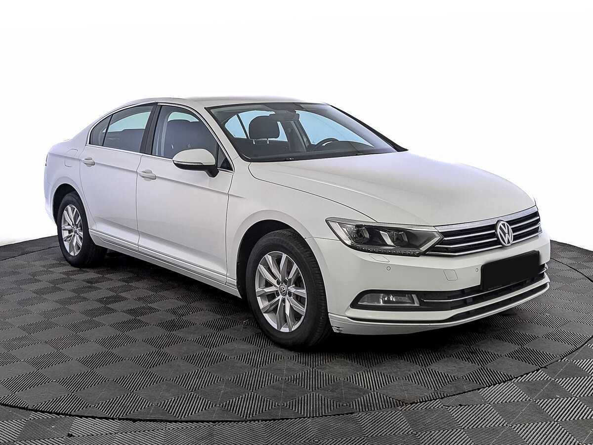 Volkswagen Passat 2019 года с пробегом. Фото: #2