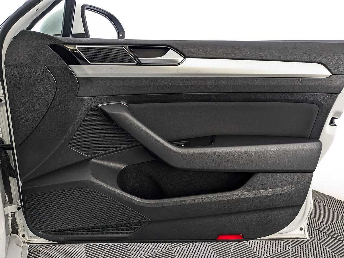 Volkswagen Passat 2019 года с пробегом. Фото: #24