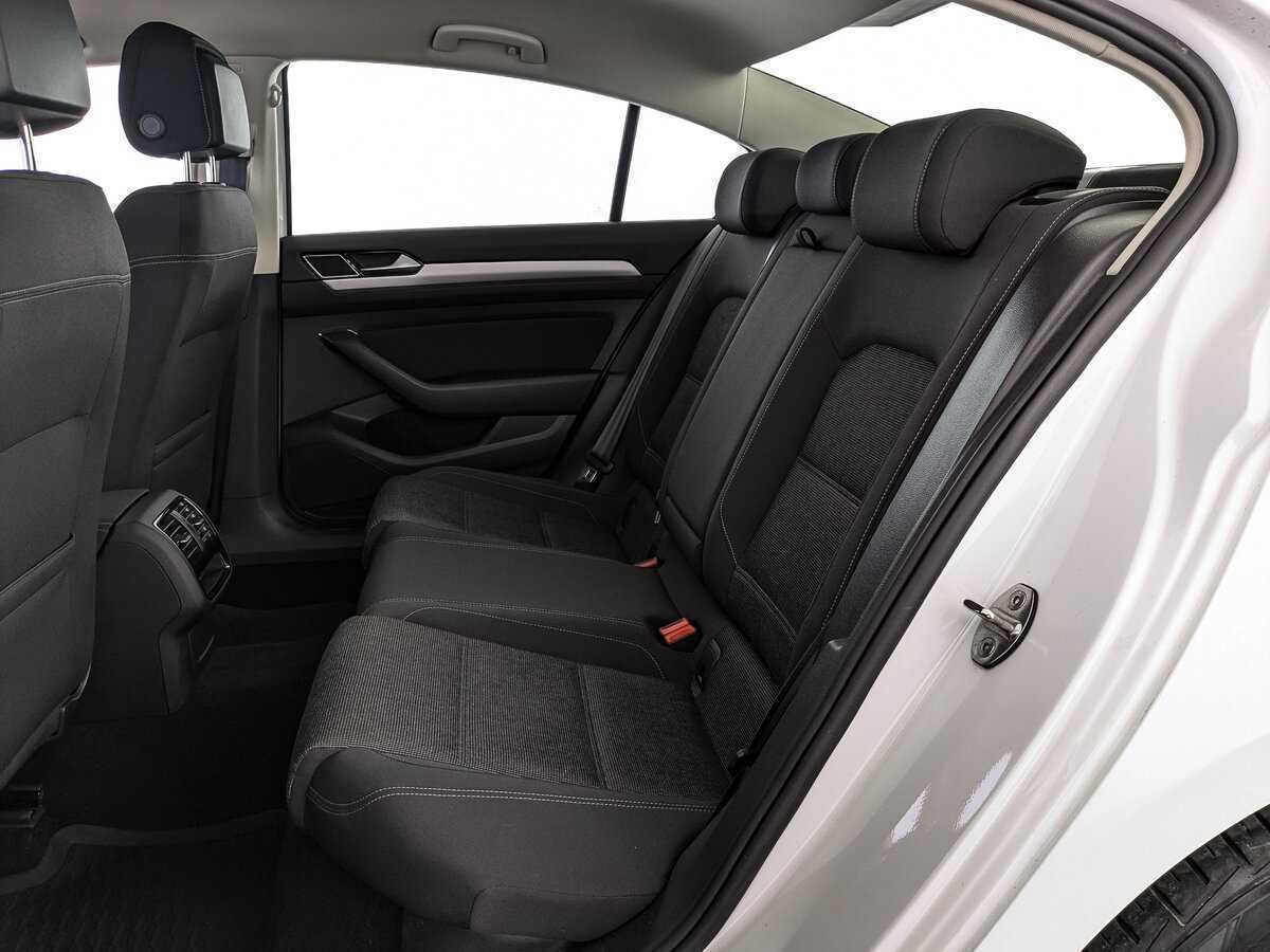 Volkswagen Passat 2019 года с пробегом. Фото: #17
