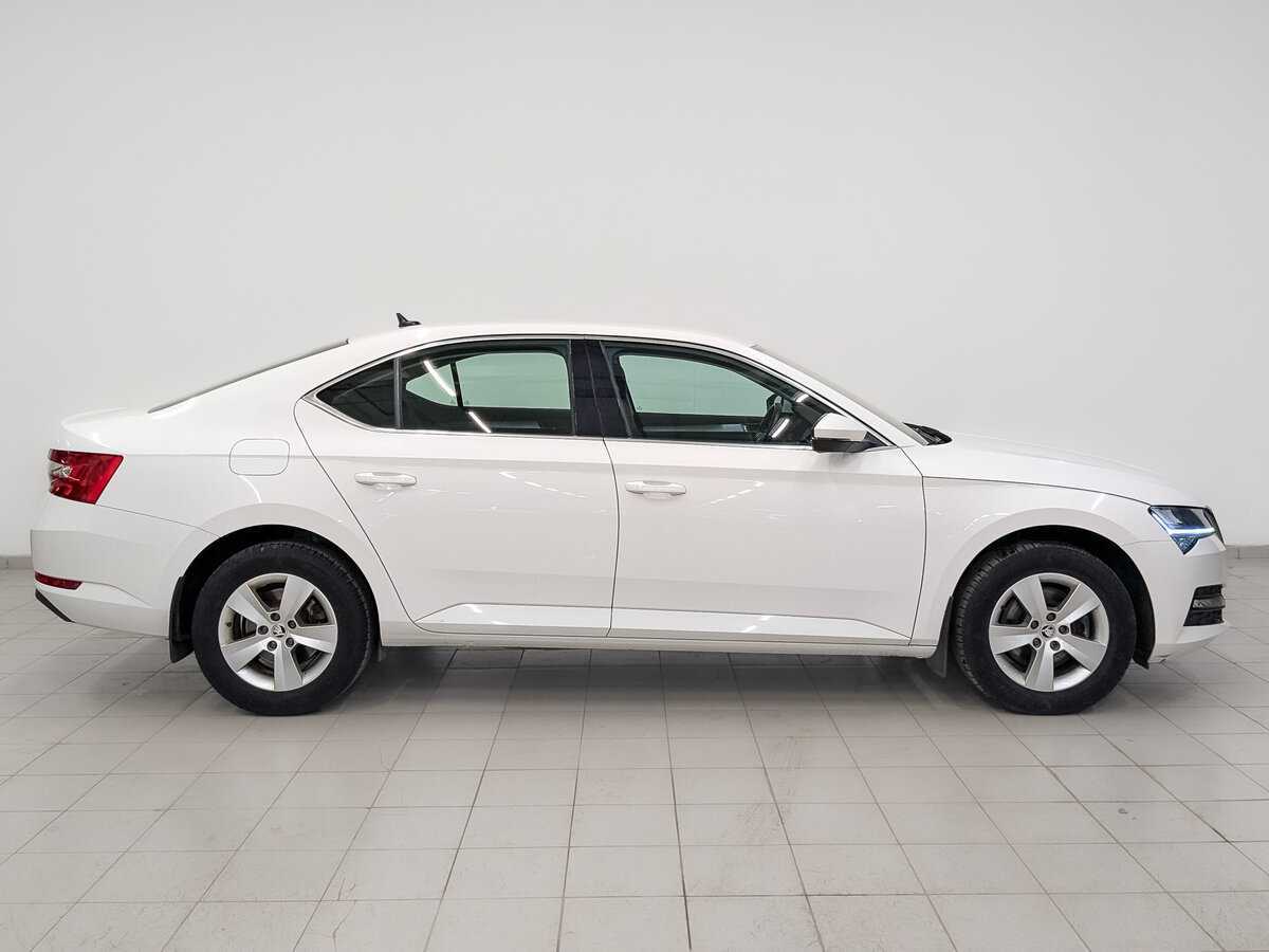 Skoda Superb 2020 года с пробегом. Фото: #4