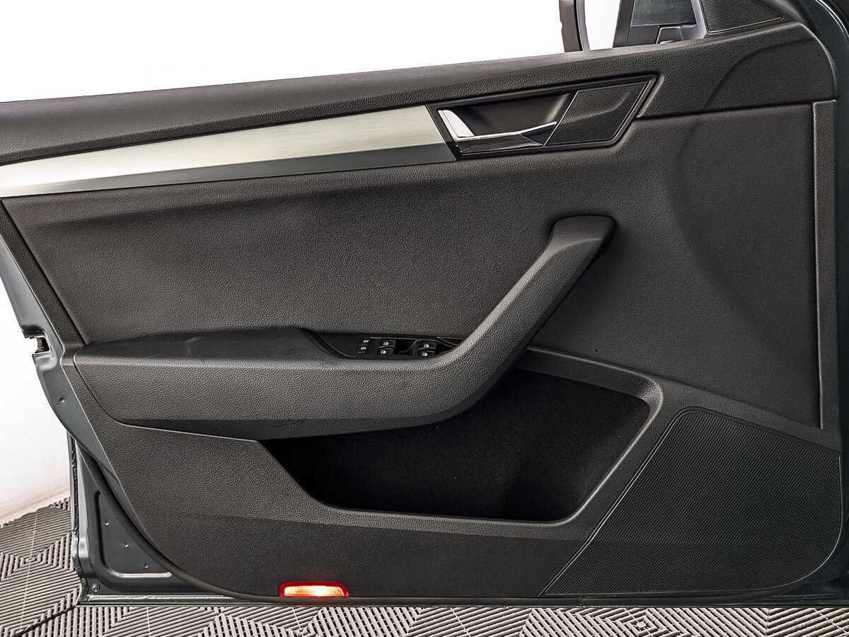 Skoda Superb 2019 года с пробегом. Фото: #17