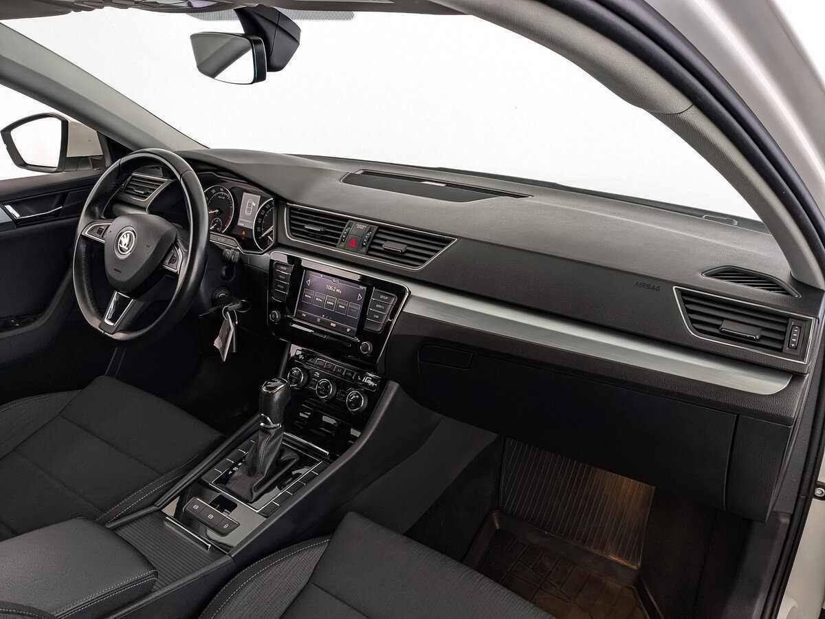 Skoda Superb 2018 года с пробегом. Фото: #12