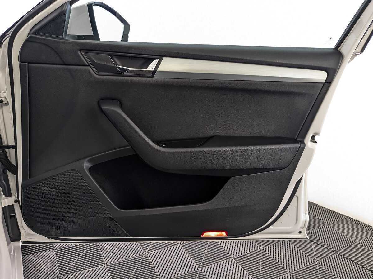 Skoda Superb 2018 года с пробегом. Фото: #24