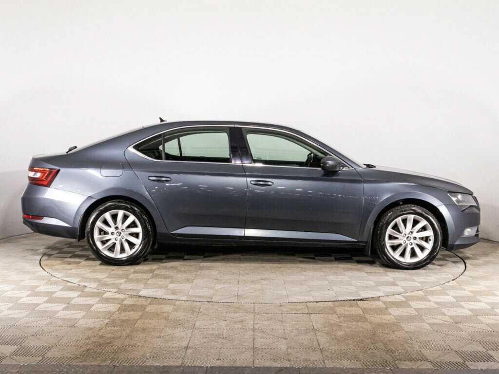 Skoda Superb 2018 года с пробегом. Фото: #3