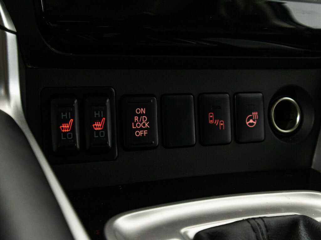 Mitsubishi Pajero Sport 2018 года с пробегом. Фото: #18