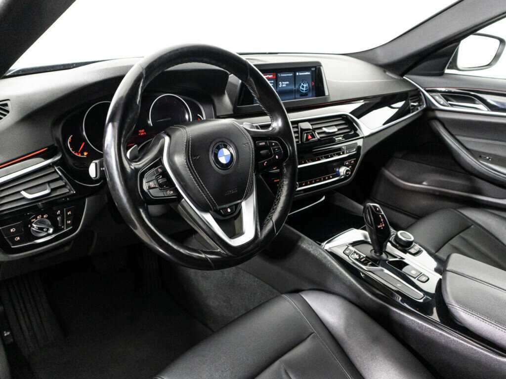 BMW 5 серии 2018 года с пробегом. Фото: #10