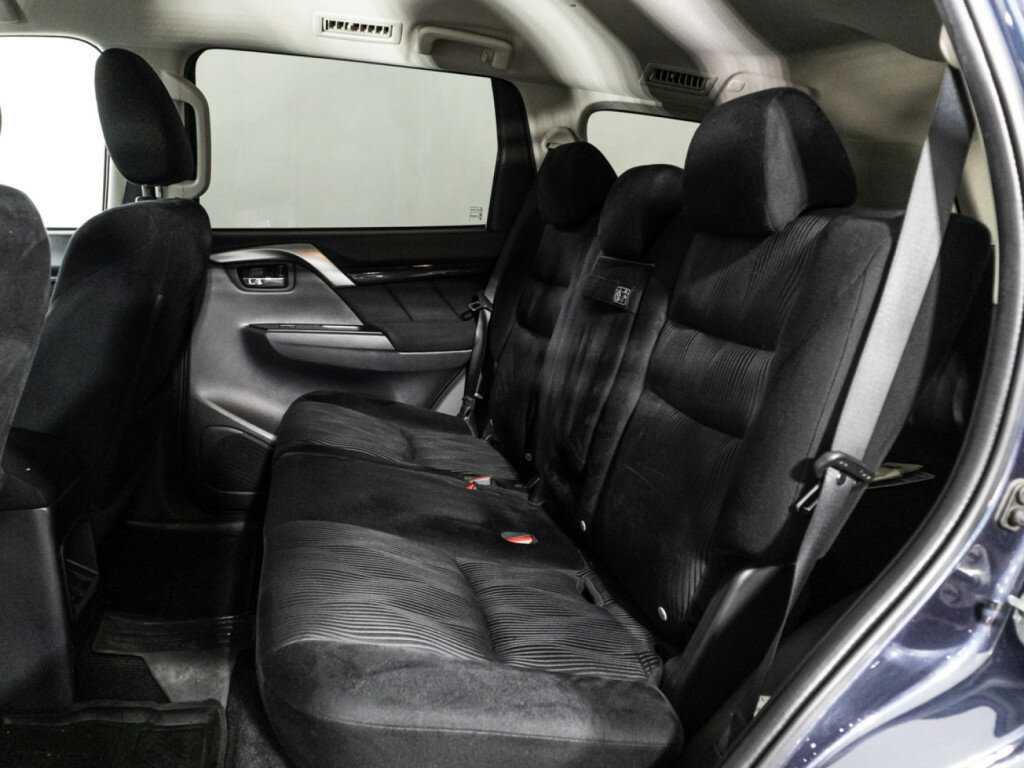 Mitsubishi Pajero Sport 2018 года с пробегом. Фото: #9