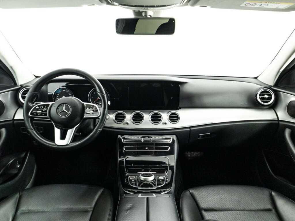 Mercedes-Benz E-Класс 2019 года с пробегом. Фото: #12