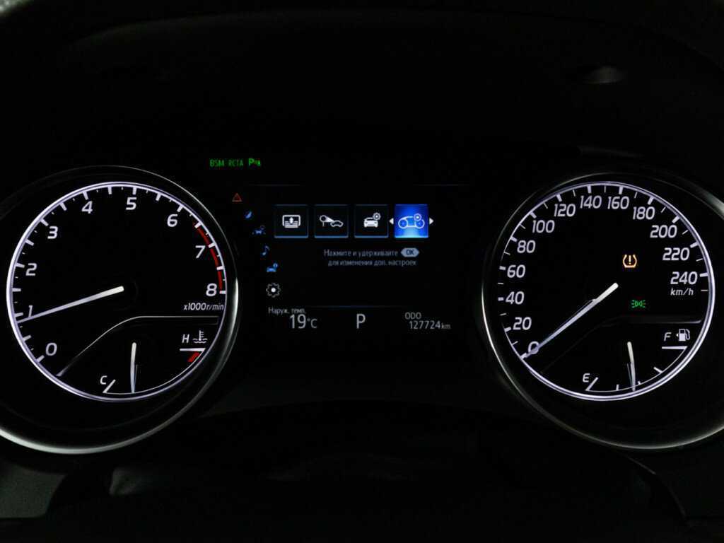 Toyota Camry 2019 года с пробегом. Фото: #11