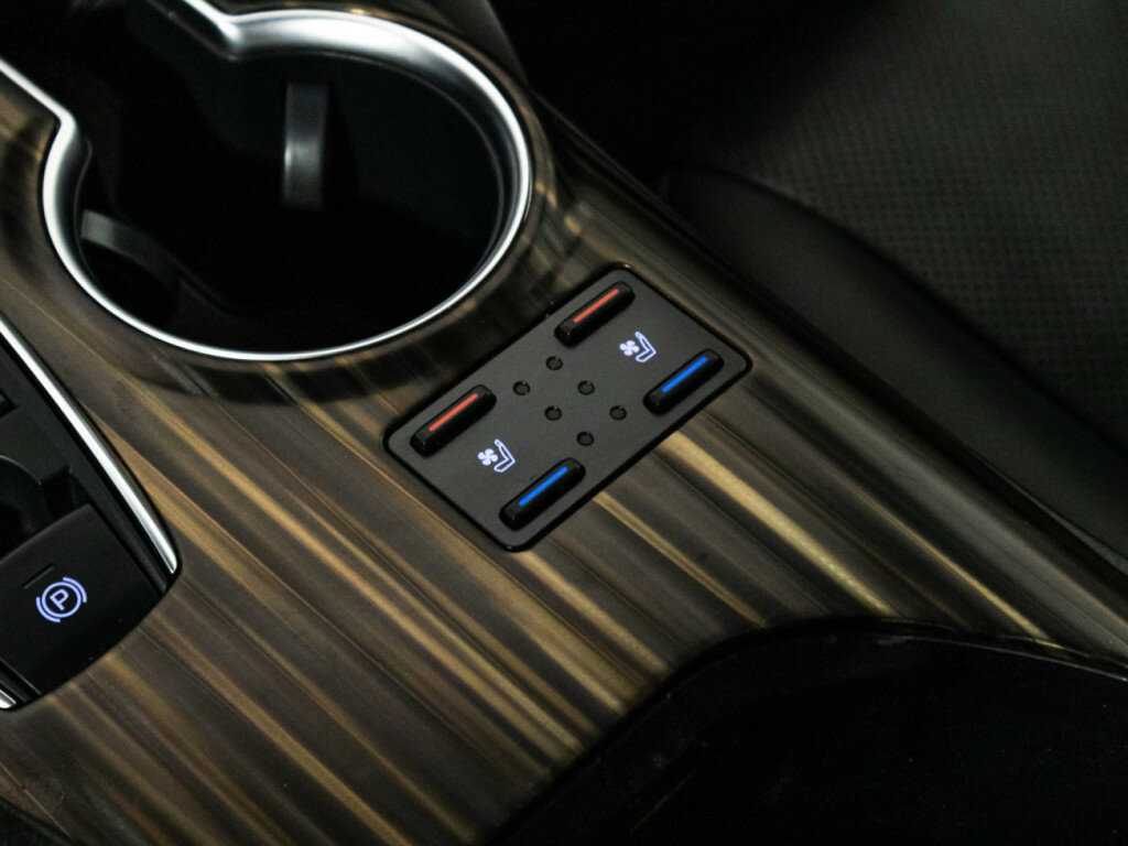 Toyota Camry 2019 года с пробегом. Фото: #20