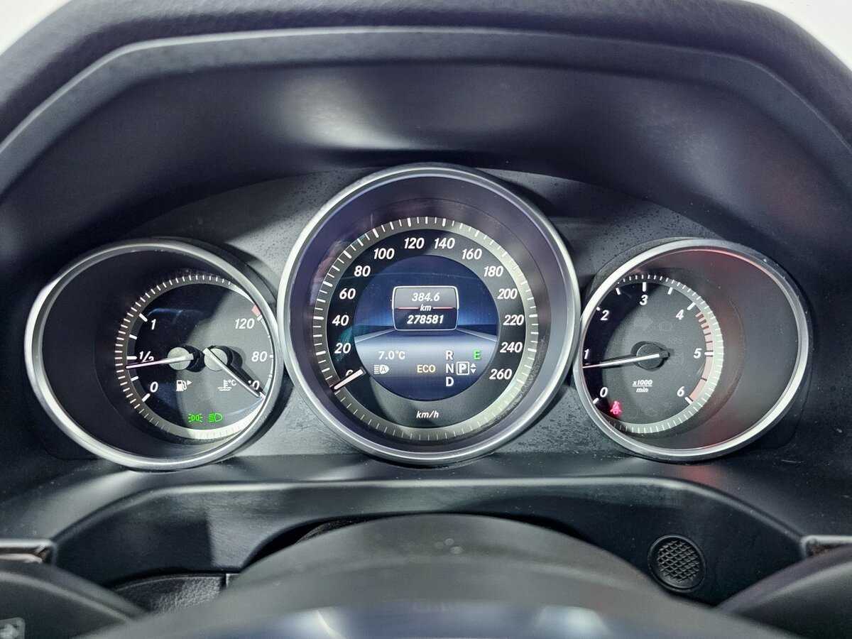 Mercedes-Benz E-Класс 2015 года с пробегом. Фото: #13