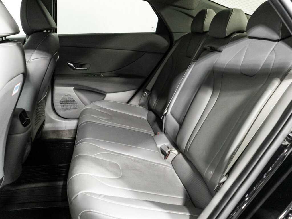 Hyundai Elantra 2021 года с пробегом. Фото: #9