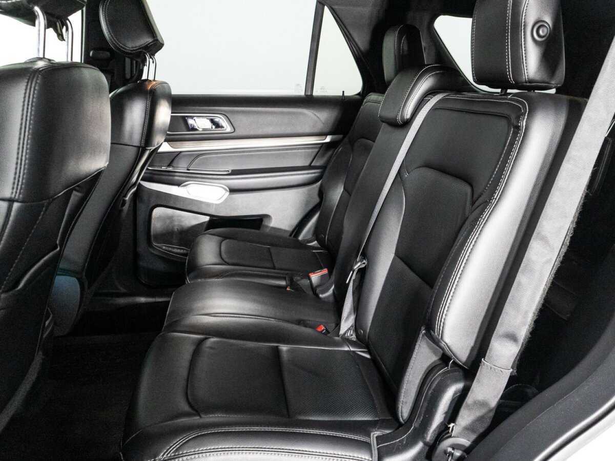Ford Explorer 2017 года с пробегом. Фото: #9