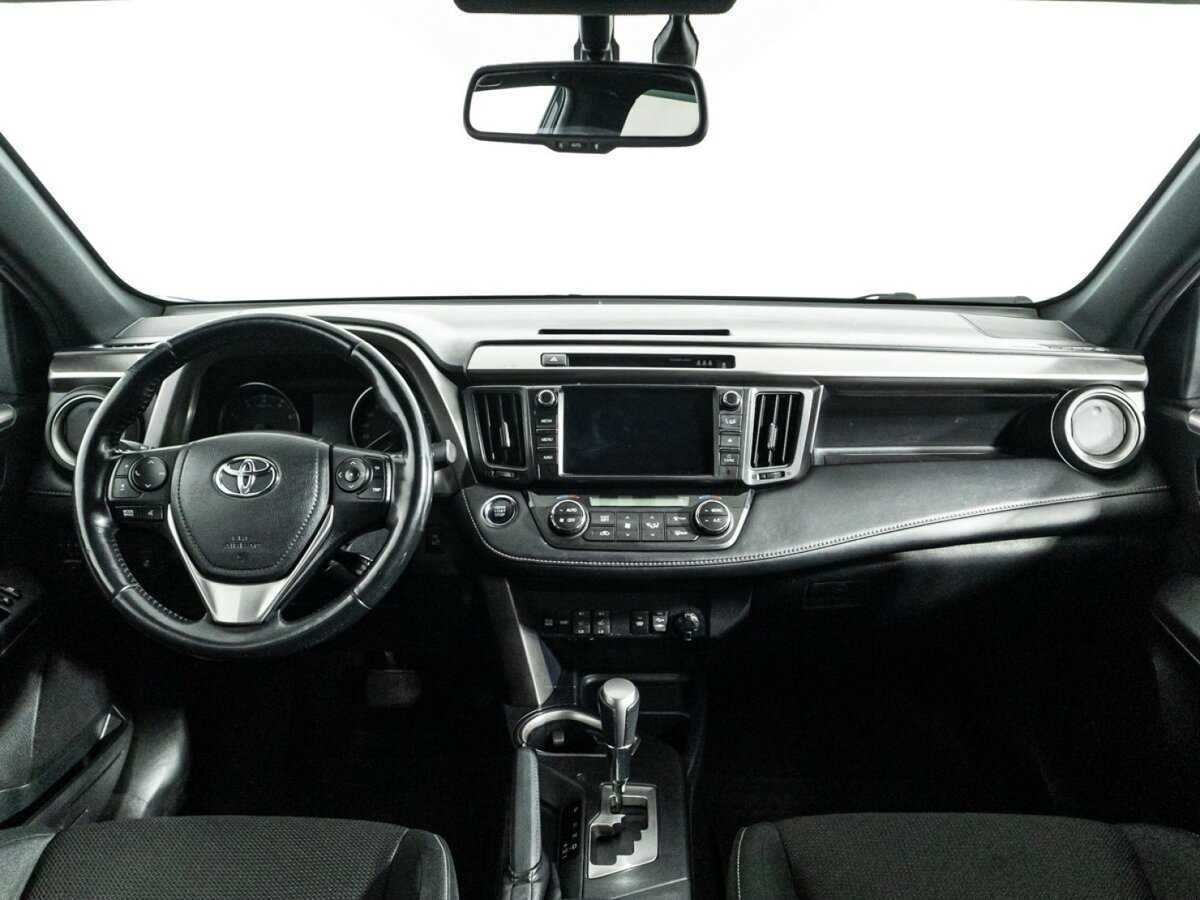 Toyota RAV4 2019 года с пробегом. Фото: #12