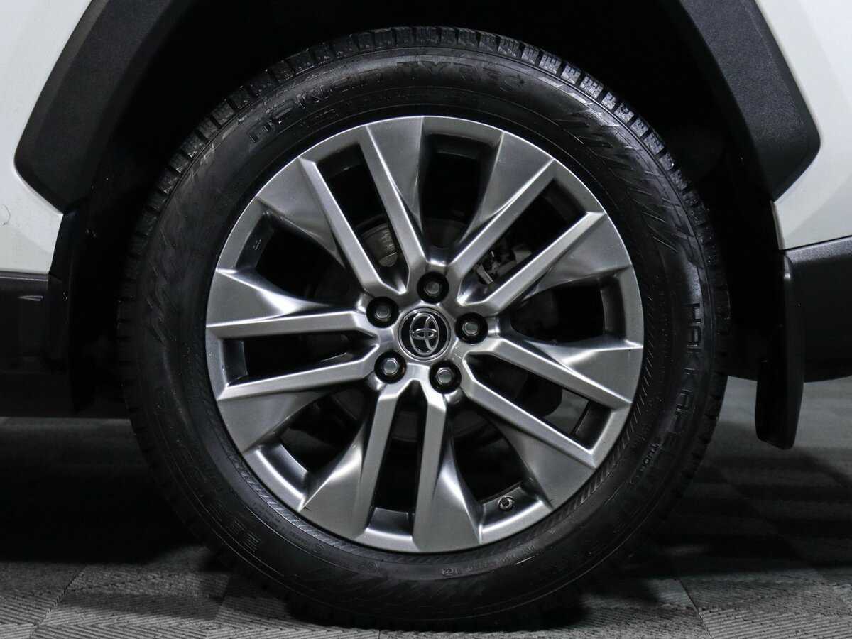 Toyota RAV4 2021 года с пробегом. Фото: #11