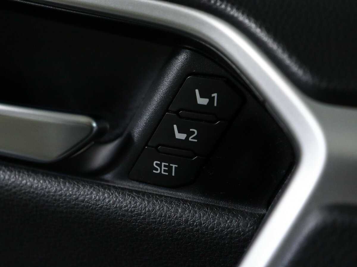 Toyota RAV4 2021 года с пробегом. Фото: #14